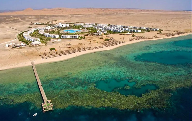 pobřeží u Gorgonia Beach Resort, Egypt