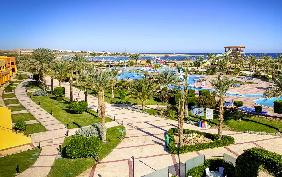 Bazény v hotelu Malikia